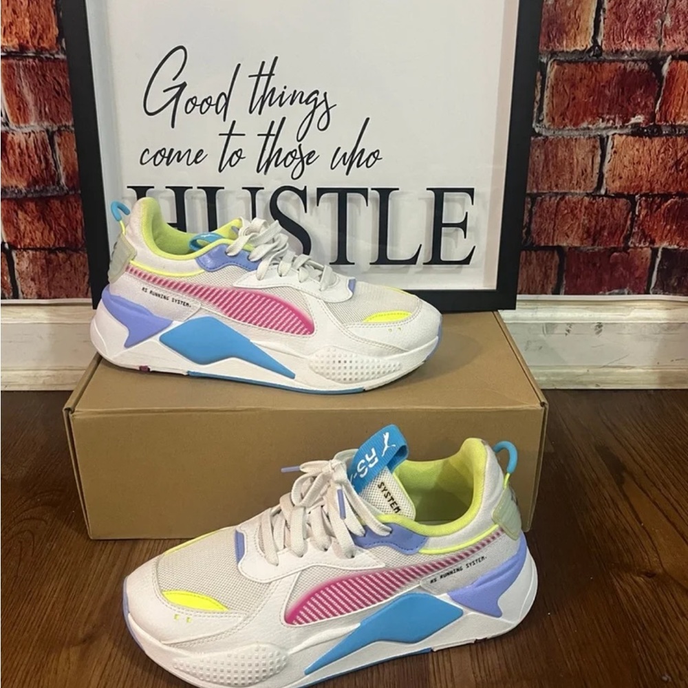 Puma White and Blue Sneakers Retro-Inspired Design